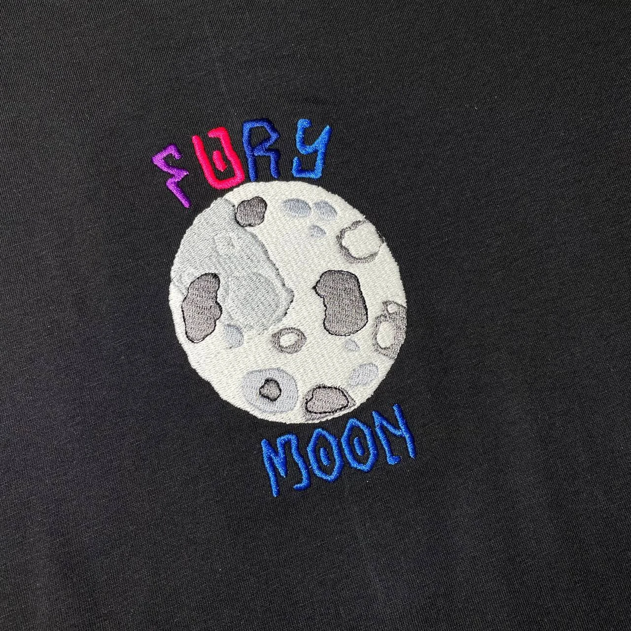 Цветная вышивка FURY MOON на чёрной ткани