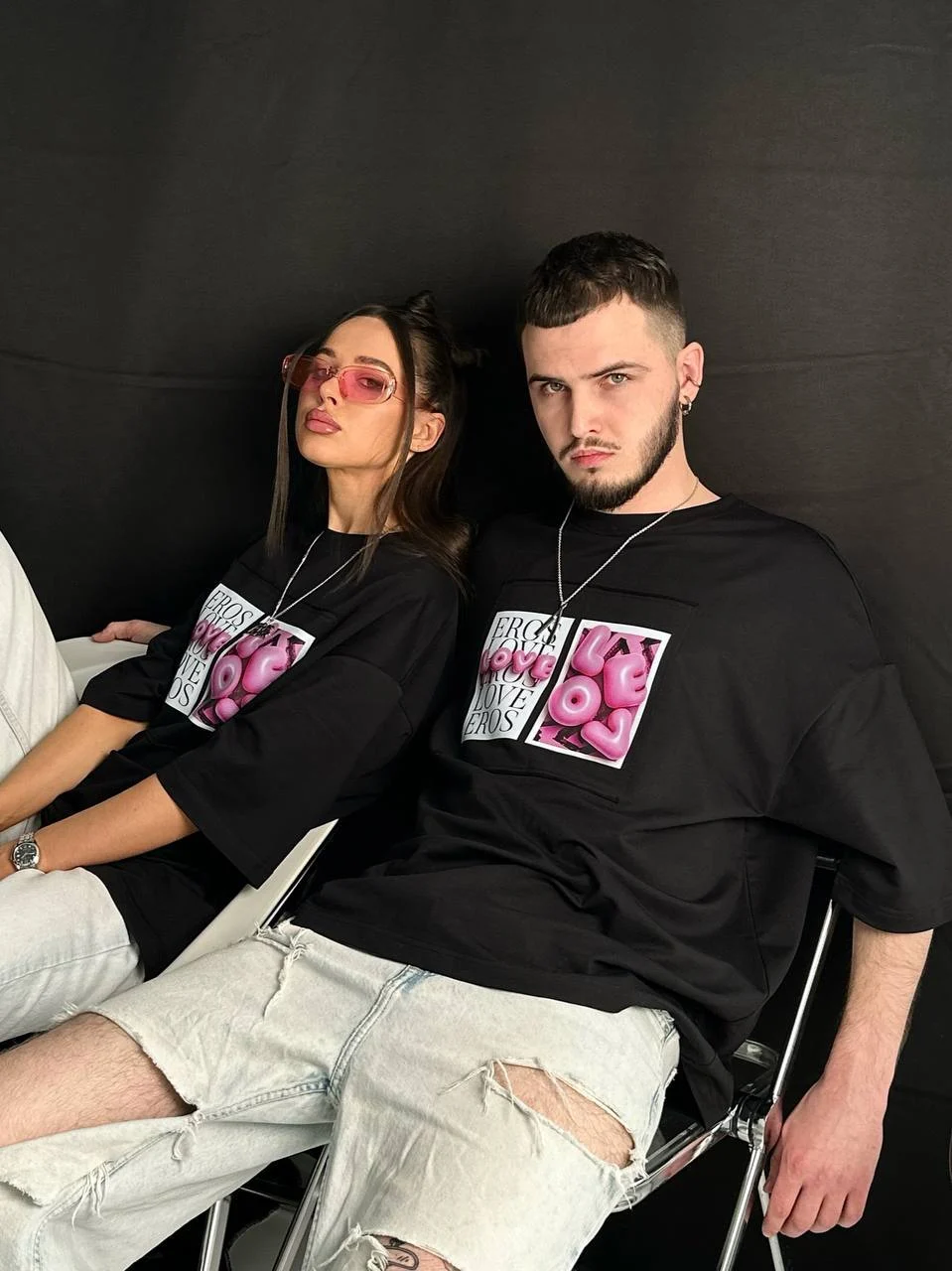 Чёрные футболки EROS LOVE на моделях